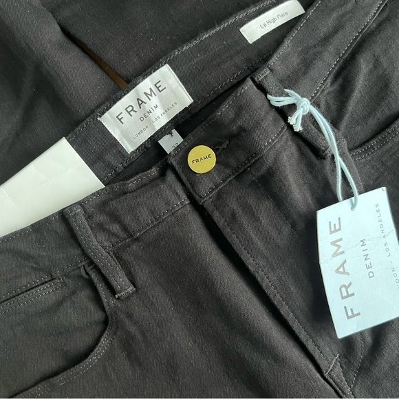 FRAME Le High Flare
in Film Noir - Picture 11 of 16